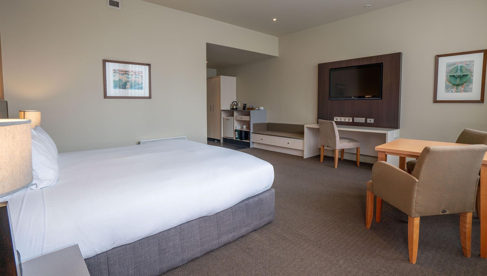 Scenic Hotel 4*